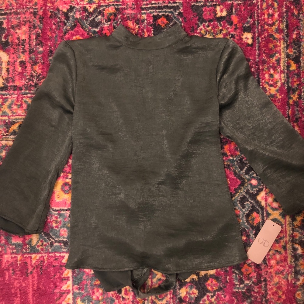 NWT Nordstrom satin green tie top